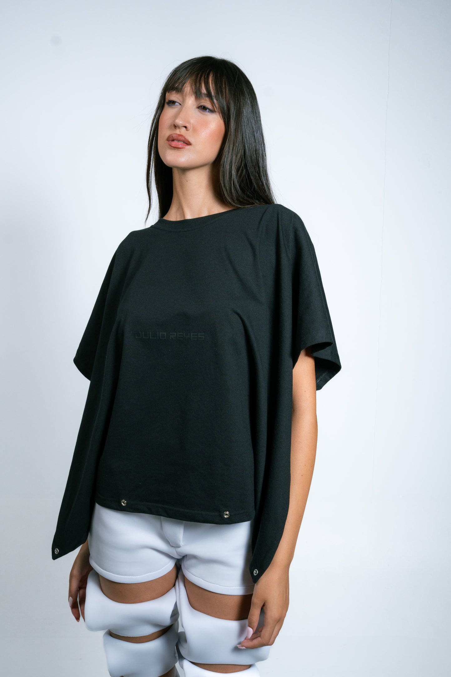 Camiseta preta quadrada
