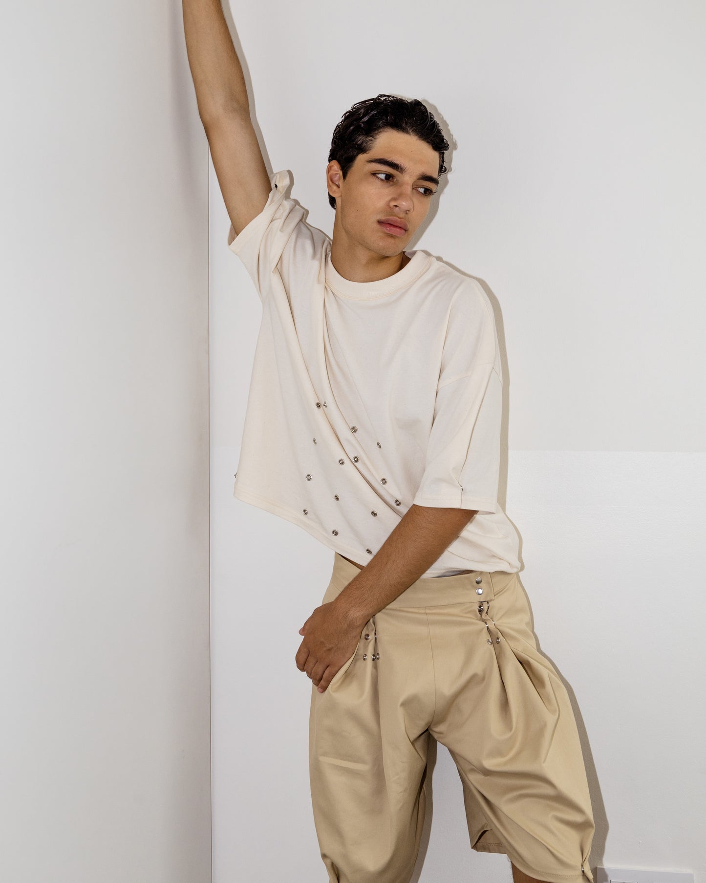 Pantalón botones doble pinza Beige